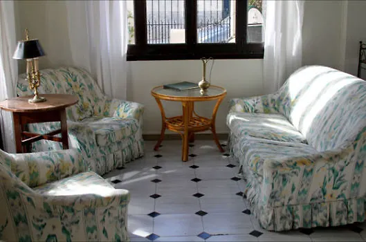 La Mimosa Guesthouse 마갈루프 호텔